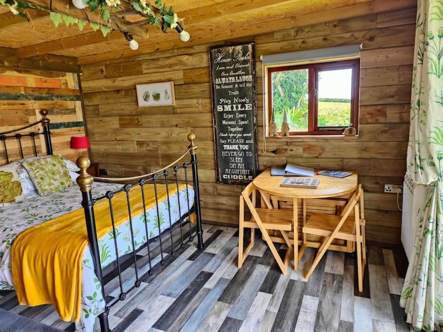 Little Swelle Cabin With Awesome Sea Views Poundstock Εξωτερικό φωτογραφία